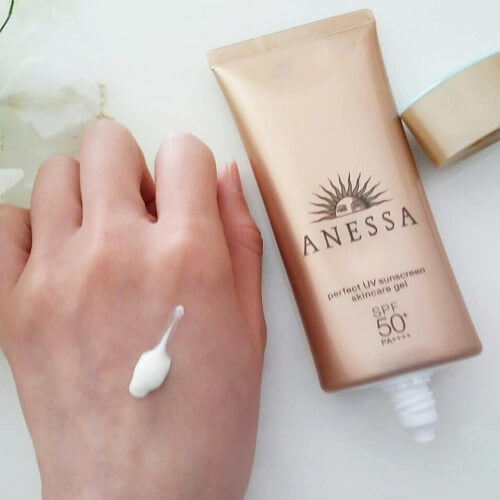 Sử dụng gel chống nắng Anessa mỗi ngày để da luôn tươi trẻ